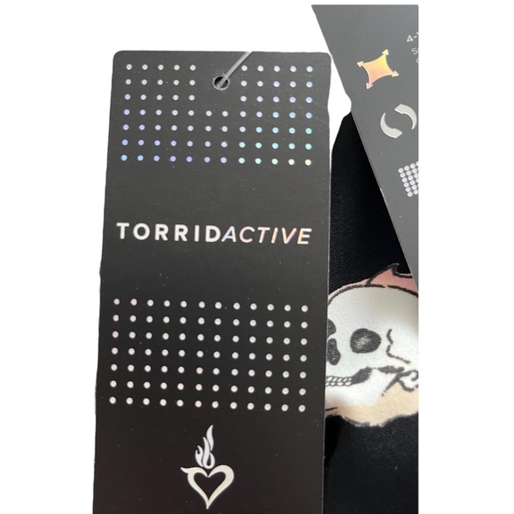 TORRID- Performance Core Mesh Side Inserts Active Leggings - Size: 5x - Picture 3 of 14